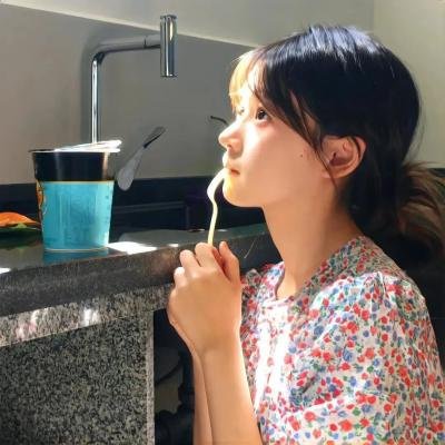 樱花细雨 海报